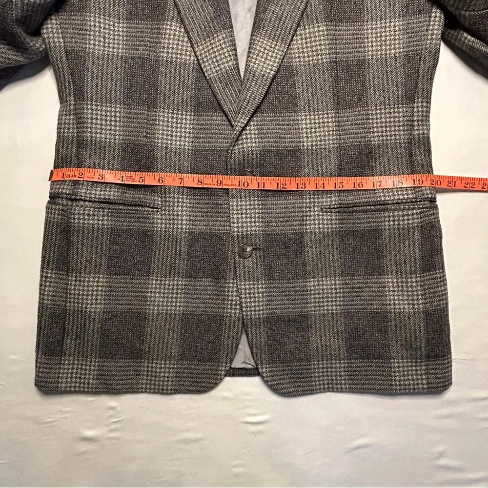 Vintage Neiman Marcus Gray Plaid Windowpane Blazer Sport Coat 43R Wool Tweed‎